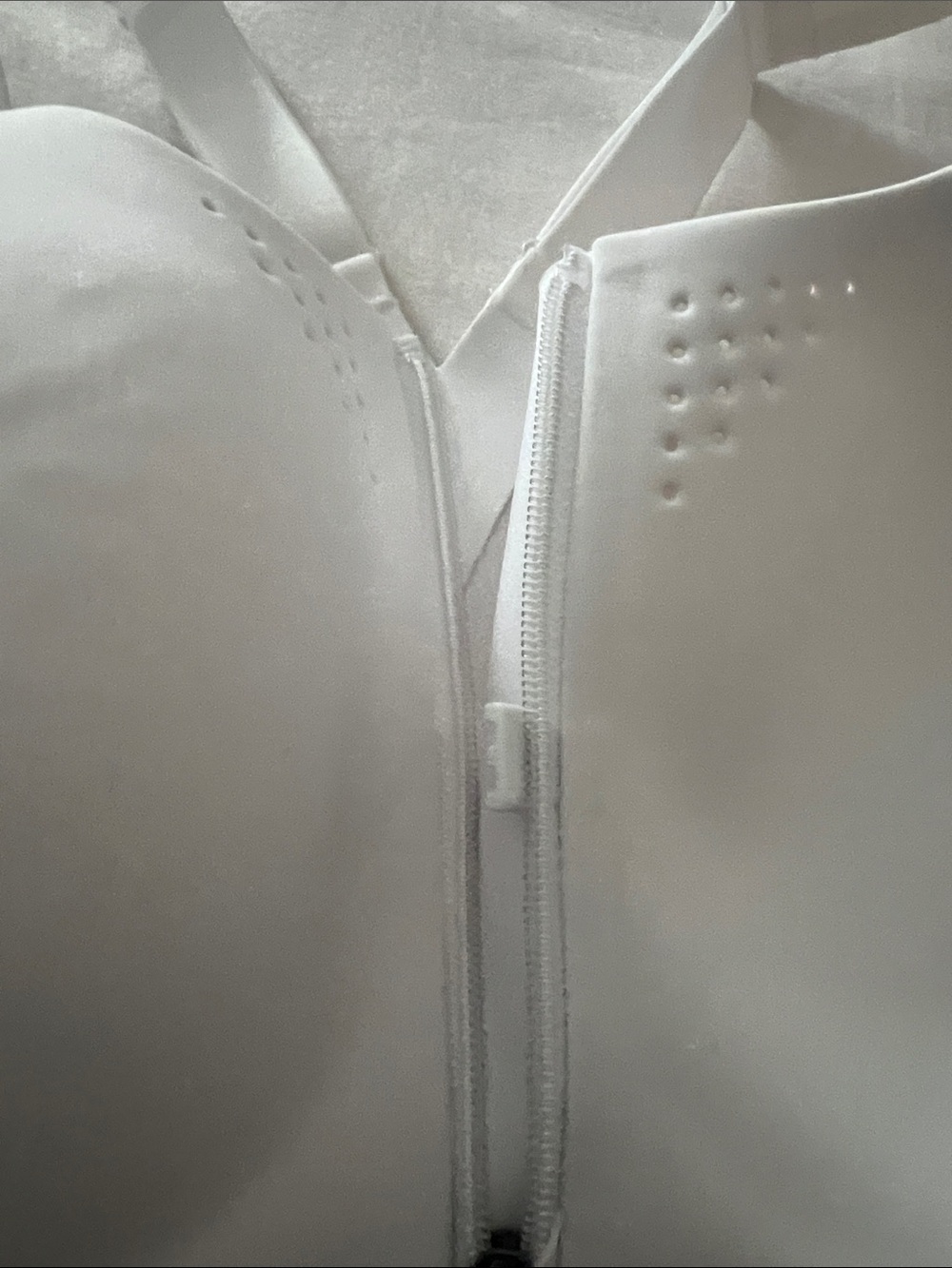 Victoria's Secret Featherweight Front-Zip Sports Bra - White - Picture 4 of 9